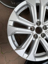 Laden Sie das Bild in den Galerie-Viewer, 1x Alufelge 18 Zoll 7.0" 5x114.3 35ET Glanz Silber PW457-42001 Toyota I FEL3575100739ou
