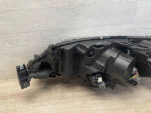 Laden Sie das Bild in den Galerie-Viewer, Frontscheinwerfer Mitsubishi Eclipse Cross W3153 LED Rechts Headlight