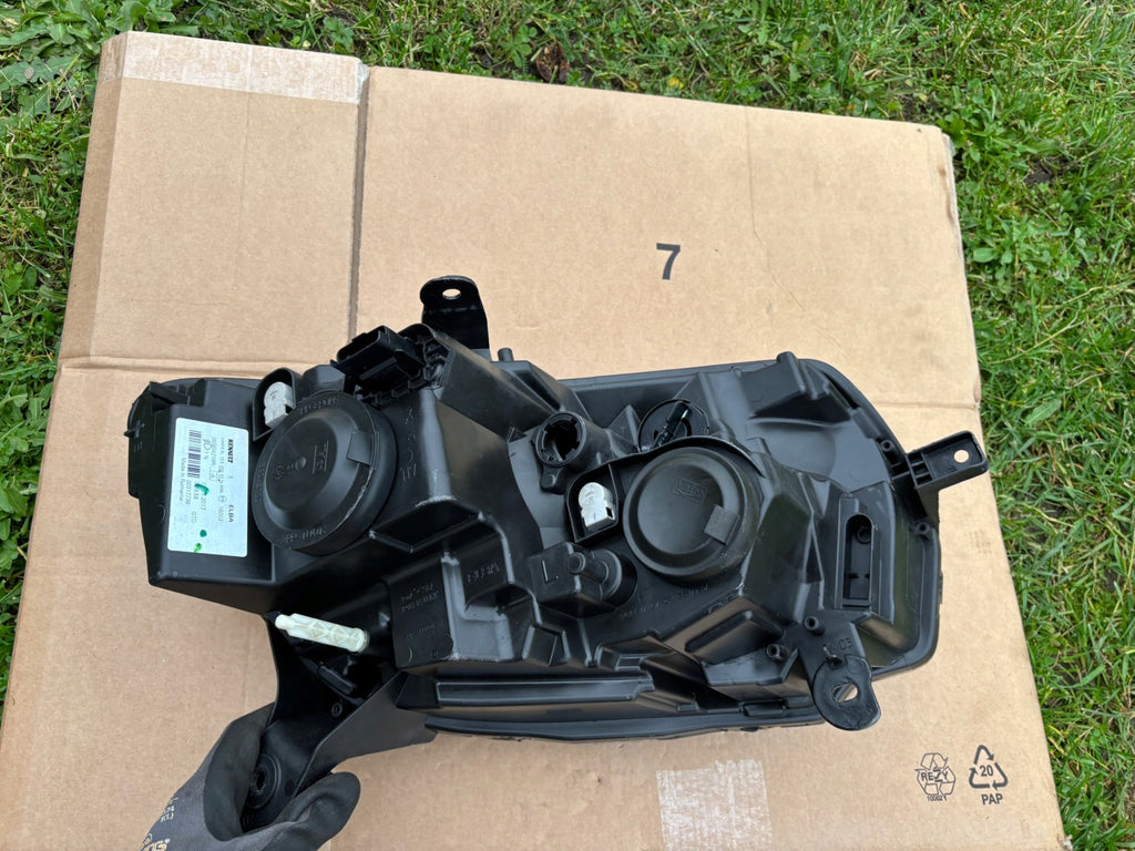 Frontscheinwerfer Dacia Sandero 260604218R Links Scheinwerfer Headlight SCH2136587015op