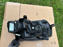 Load image into Gallery viewer, Frontscheinwerfer Dacia Sandero 260604218R Links Scheinwerfer Headlight SCH2136587015op