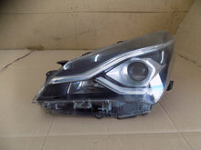 Load image into Gallery viewer, Frontscheinwerfer Toyota Yaris Links Scheinwerfer Headlight SCH1822748337jl