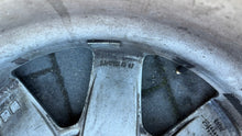 Laden Sie das Bild in den Galerie-Viewer, 1x Alufelge 17 Zoll 8.0" 5x120 47ET Glanz Silber 1094506-13 BMW 1 Rim Wheel FEL6520023434cm