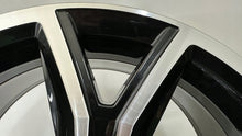 Laden Sie das Bild in den Galerie-Viewer, 1x Alufelge 18 Zoll 7.0" 5x100 39ET Glanz Schwarz 2GM601025F VW T-Cross FEL8279155113yb