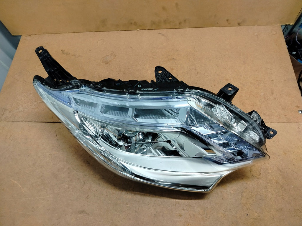 Frontscheinwerfer Mitsubishi L200 8301C742 Xenon Rechts Scheinwerfer Headlight