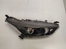 Load image into Gallery viewer, Frontscheinwerfer Toyota Yaris Rechts Scheinwerfer Headlight