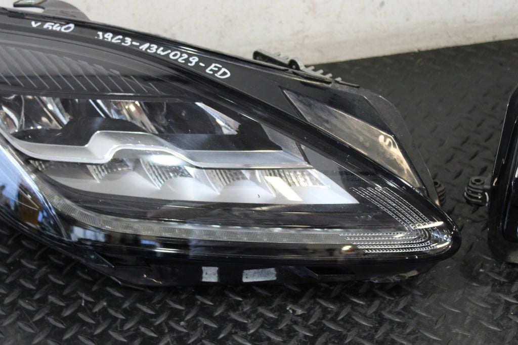 Frontscheinwerfer Jaguar E-Pace X540 J9C3-13W029-ED J9C3-13W030-ED Ein Satz SCH8227944379pw