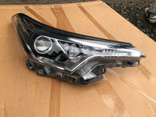 Laden Sie das Bild in den Galerie-Viewer, Frontscheinwerfer Toyota Chr 81110-F4031-00 Rechts Scheinwerfer Headlight SCH9281383593ly