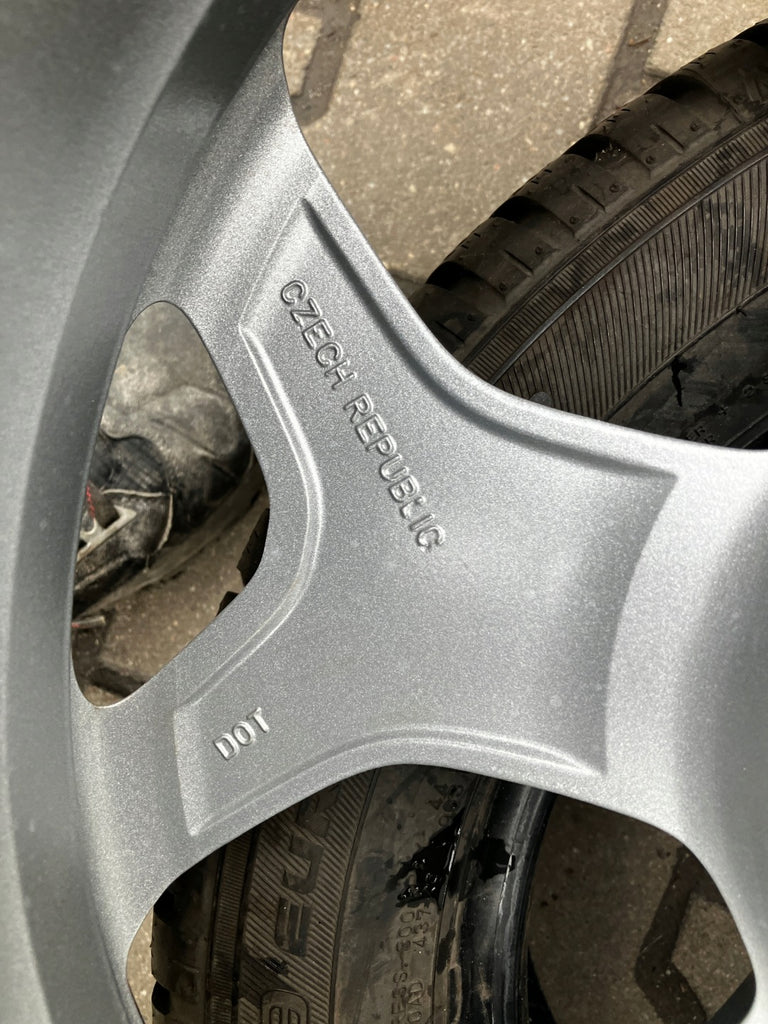 1x Alufelge 18 Zoll 7.5" 5x112 51ET Glanz Silber 6856070 BMW F39 X1 F48 Mg FEL2023843884je