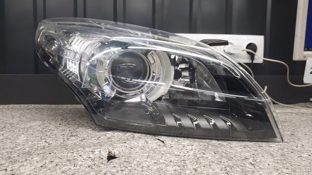 Frontscheinwerfer Renault Megane III 260102470R Rechts Scheinwerfer Headlight