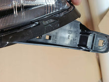 Laden Sie das Bild in den Galerie-Viewer, Frontscheinwerfer Mitsubishi Space Star W5357 Full LED Rechts Headlight