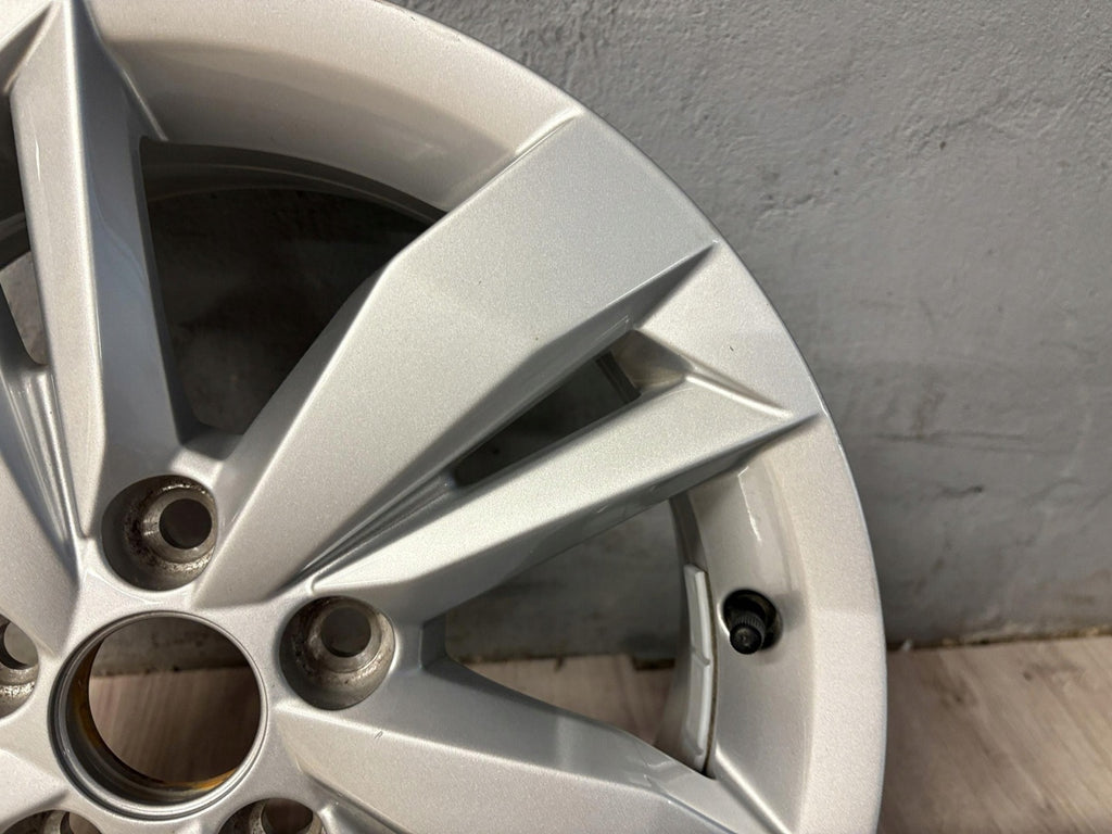1x Alufelge 15 Zoll 5.5" 5x112 40ET Glanz Silber 2G0601025N VW Polo Rim Wheel FEL5416158759nu