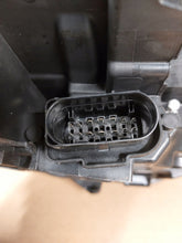 Laden Sie das Bild in den Galerie-Viewer, Frontscheinwerfer VW T-Roc 2GA941035BS Full LED Links Scheinwerfer Headlight