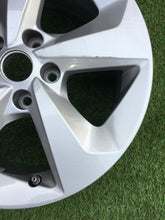 Load image into Gallery viewer, 1x Alufelge 17 Zoll 7.0&quot; 5x114.3 40ET CMS10093 Nissan Qashqai Rim Wheel