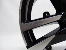 Laden Sie das Bild in den Galerie-Viewer, 1x Alufelge 18 Zoll 7.0" 4x108 35ET Glanz Schwarz 9828186880 Peugeot 2008 Ii FEL6247575746ab