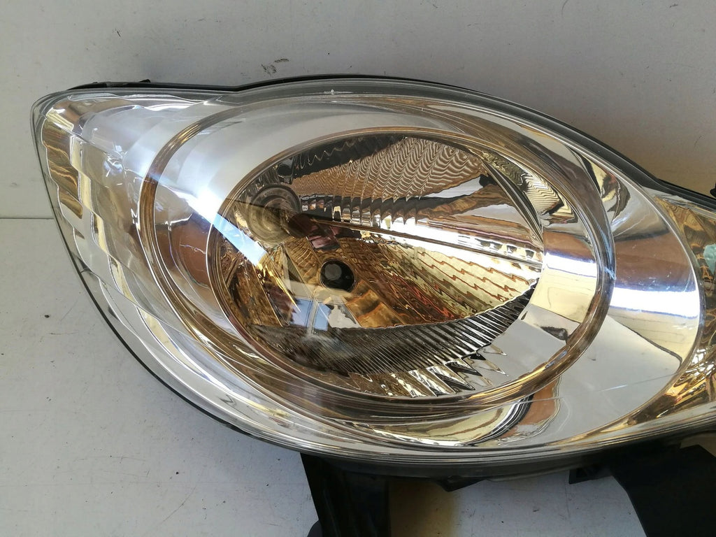 Frontscheinwerfer Peugeot 107 811100H030 89033104 Rechts Scheinwerfer Headlight