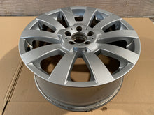 Laden Sie das Bild in den Galerie-Viewer, 1x Alufelge 19 Zoll 8.5&quot; 5x112 52ET A2044012102 Mercedes-Benz W204 Rim Wheel