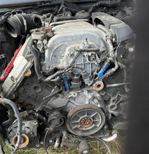 Laden Sie das Bild in den Galerie-Viewer, Motor Audi A6 C6 4.2 Benzin Engine Unkomplett