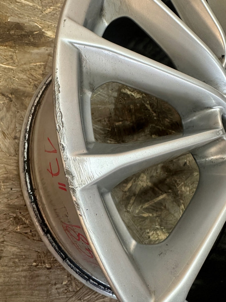 1x Alufelge 17 Zoll 7.5" 5x112 51ET Glanz Silber 8V0601025BN Audi A3 Rim Wheel FEL2840150169ne