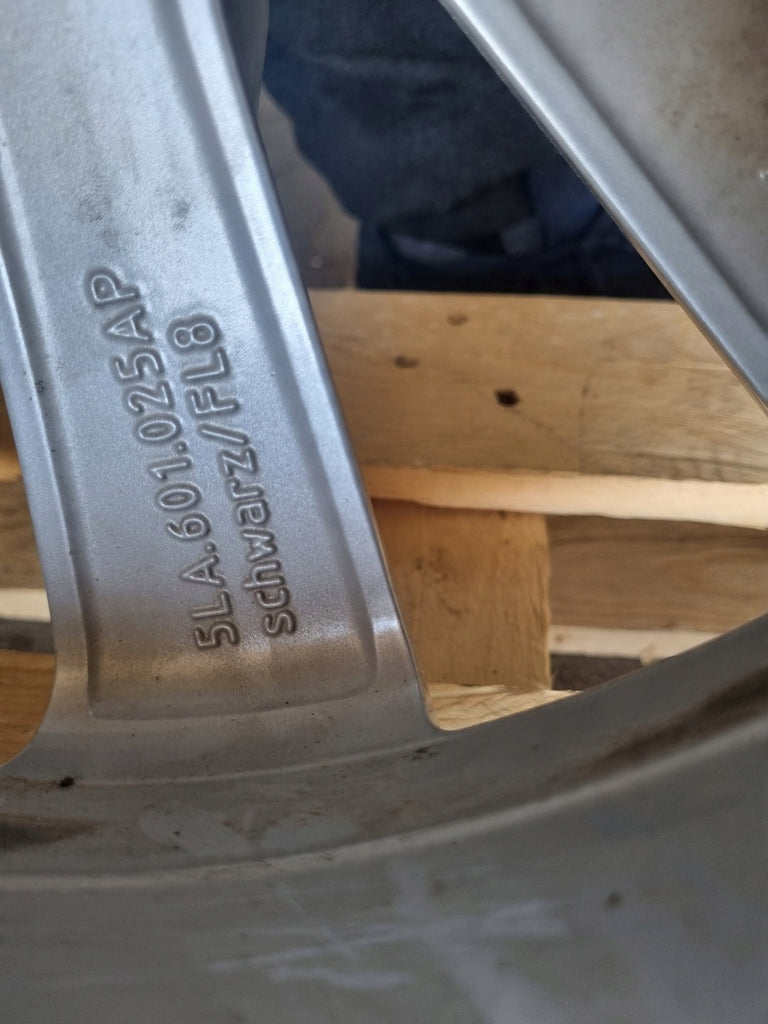 1x Alufelge 19 Zoll 8.0" 5x112 45ET Glanz Silber 5LA601025 Skoda Enyaq Rim Wheel