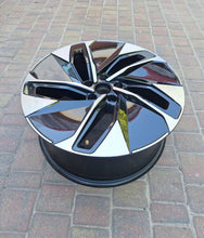 Laden Sie das Bild in den Galerie-Viewer, 1x Alufelge 19 Zoll 8.0" 5x112 45ET Glanz Schwarz 11A601025 VW Id.4 Rim Wheel FEL2530055828wm