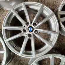 Laden Sie das Bild in den Galerie-Viewer, 4x Alufelge 17 Zoll 7.5" 5x112 30ET Glanz Silber 6883520 BMW Rim Wheel FEL4429919437qh