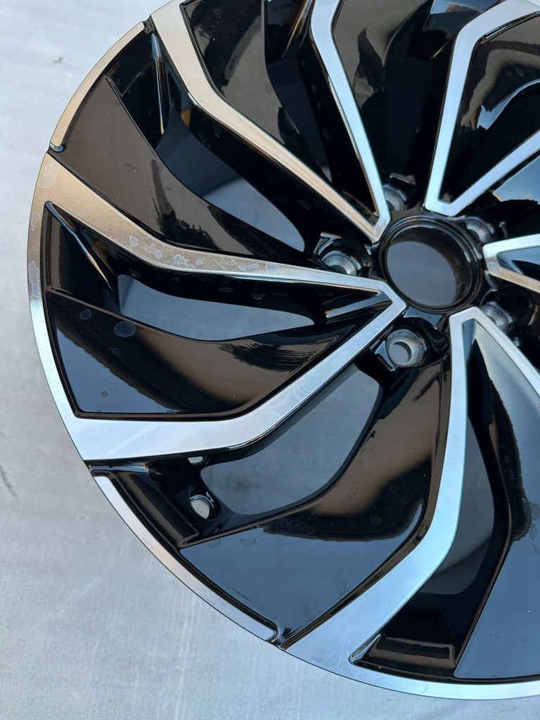 1x Alufelge 17 Zoll 7.5" 5x112 5H0601025D VW Golf VIII I Rim Wheel FEL9068104590on