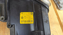 Laden Sie das Bild in den Galerie-Viewer, Frontscheinwerfer VW Touran Caddy 1T0941032K Xenon Rechts Scheinwerfer Headlight SCH6115822043up