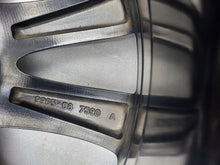 Laden Sie das Bild in den Galerie-Viewer, 1x Alufelge 19 Zoll 7.5" 5x114.3 45ET Glanz Graphit 9965087590 Mazda Cx5 Cx3 Cx7 FEL2716680166ki