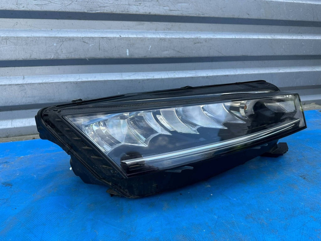 Frontscheinwerfer Skoda Octavia IV 5E4941016 LED Rechts Scheinwerfer Headlight SCH2969135116ka