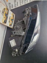 Laden Sie das Bild in den Galerie-Viewer, Frontscheinwerfer Audi A5 8T0XEN Rechts Scheinwerfer Headlight SCH1497661844at