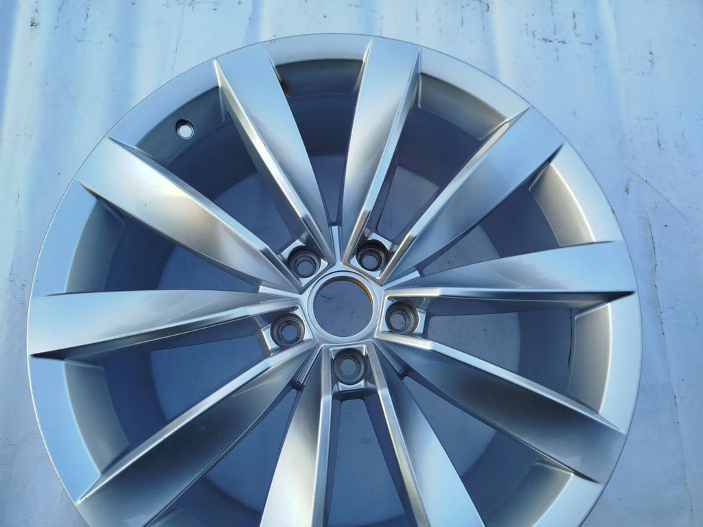 1x Alufelge 18 Zoll 8.0" 5x112 40ET Glanz Silber 3G8601025C VW Arteon Rim Wheel FEL4275330012hm