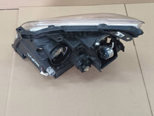 Laden Sie das Bild in den Galerie-Viewer, Frontscheinwerfer Toyota Avensis Rechts Scheinwerfer Headlight SCH7117469105ap