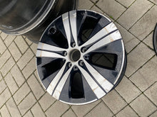 Load image into Gallery viewer, 1x Alufelge 17 Zoll 7.0" 5x112 44 5ET A2064016000 Mercedes-Benz W206 Rim Wheel FEL6955073037kx