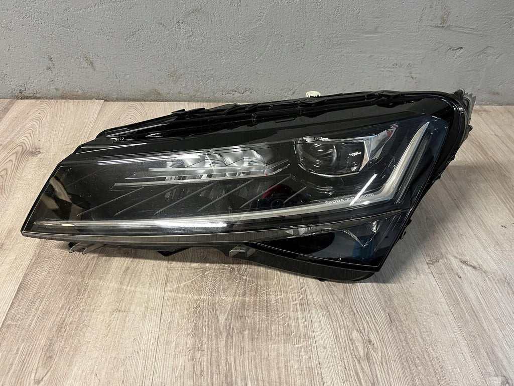 Frontscheinwerfer Audi Superb III 11152030000 LED Links Scheinwerfer Headlight