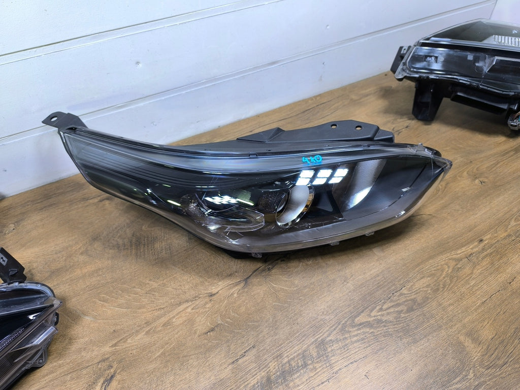 Frontscheinwerfer Kia Ceed J7921-22040 Rechts Scheinwerfer Headlight