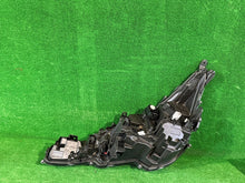 Load image into Gallery viewer, Frontscheinwerfer Toyota Corolla 81110-02S60 Rechts Scheinwerfer Headlight SCH5523804334ms