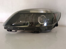 Laden Sie das Bild in den Galerie-Viewer, Frontscheinwerfer Skoda Fabia II Roomster 10-14R Links Scheinwerfer Headlight SCH1399979487if