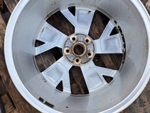 Laden Sie das Bild in den Galerie-Viewer, 1x Alufelge 19 Zoll 7.0" 5x112 43ET Glanz Silber 565601025F Skoda Kodiaq FEL9516270905ep