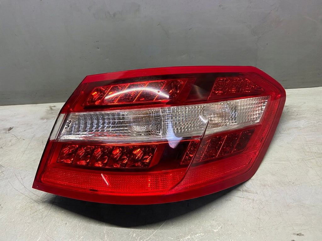 Rückleuchte Mercedes-Benz W212 A2129066701 Rechts Rearlight