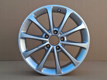 Laden Sie das Bild in den Galerie-Viewer, 1x Alufelge 17 Zoll 6.5" 5x112 44ET Glanz Silber A1774010300 Mercedes-Benz W177 FEL2255989869sr