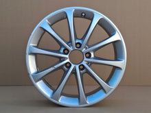 Laden Sie das Bild in den Galerie-Viewer, 1x Alufelge 17 Zoll 6.5" 5x112 44ET Glanz Silber A1774010300 Mercedes-Benz W177 FEL2255989869sr