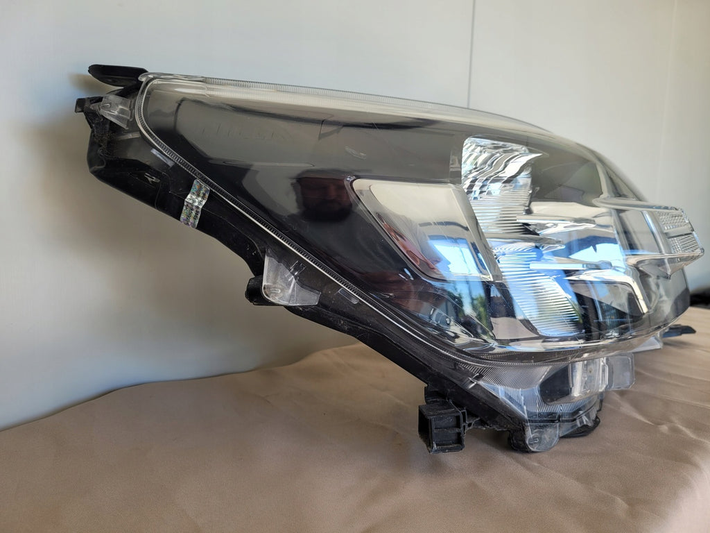 Frontscheinwerfer Toyota Hilux VIII 1EJ-923364-040 Rechts Scheinwerfer Headlight SCH3946517238hv