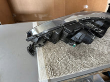 Laden Sie das Bild in den Galerie-Viewer, Frontscheinwerfer Mitsubishi Eclipse Cross W3153R LED Rechts Headlight