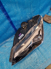 Laden Sie das Bild in den Galerie-Viewer, Frontscheinwerfer Seat Ateca 90117433A 576941007F LED Links Headlight