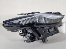 Laden Sie das Bild in den Galerie-Viewer, Frontscheinwerfer Mazda 3 LED Rechts Scheinwerfer Headlight