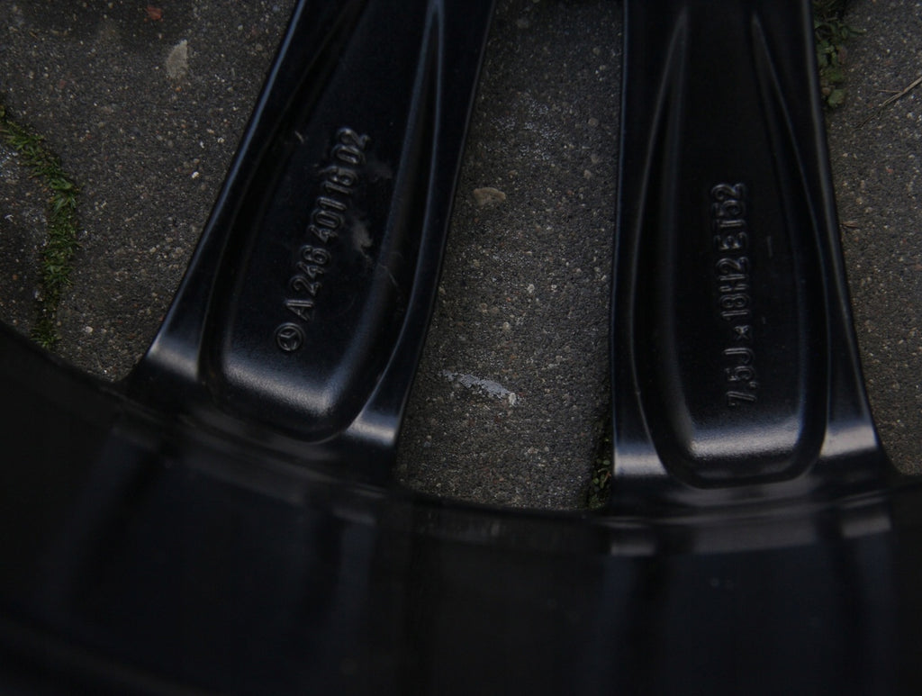 1x Alufelge 17 Zoll 7.5" 5x112 52 5ET A2464010602 Mercedes-Benz Rim Wheel