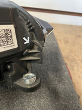 Load image into Gallery viewer, Frontscheinwerfer VW Golf Sportsvan 517941033B Xenon Links Headlight SCH1138833114ih