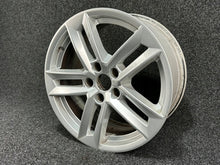 Laden Sie das Bild in den Galerie-Viewer, 1x Alufelge 17 Zoll 7.5" 5x112 38ET Glanz Silber 8W0601025E Audi A4 B9 Rim Wheel FEL2461912067ee