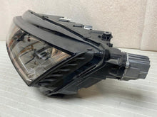 Laden Sie das Bild in den Galerie-Viewer, Frontscheinwerfer Skoda Octavia I 5E4941015A LED Ein Stück (Rechts oder Links) SCH2879767429tr