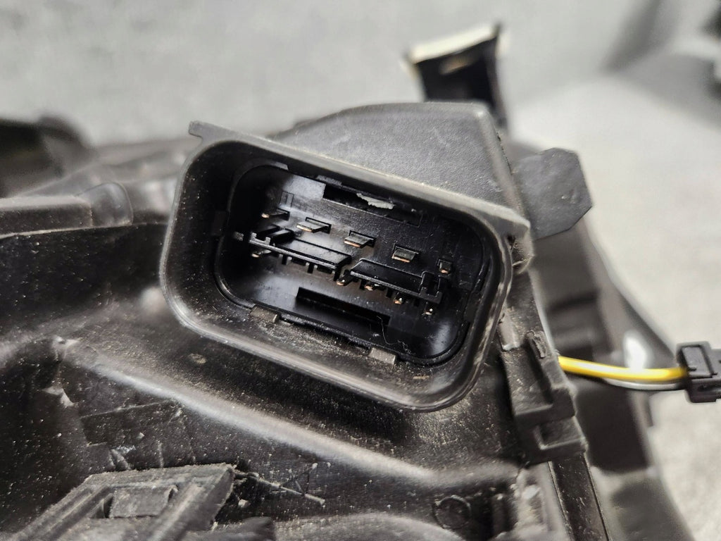 Frontscheinwerfer BMW 3 E91 E90 6264310002SCZ 6942739 7161671 Links Headlight SCH3021508889dz